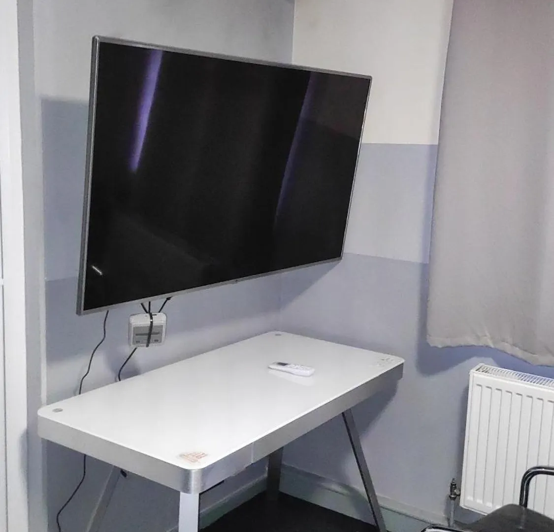 Homestay Ensuite Air Conditioning Soft Water Tv Tether London United Kingdom